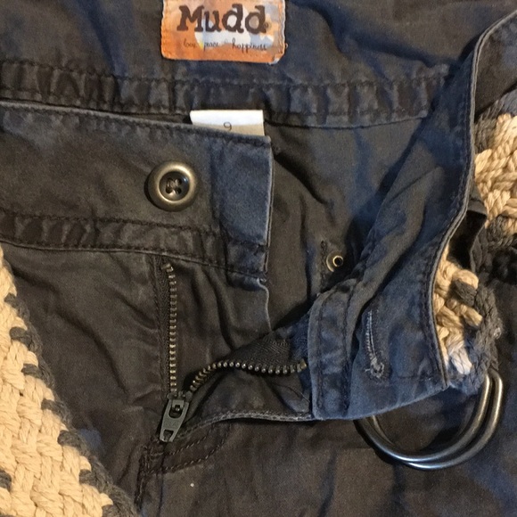 Shorts - juniors size 9 by Mudd - Picture 3 of 4